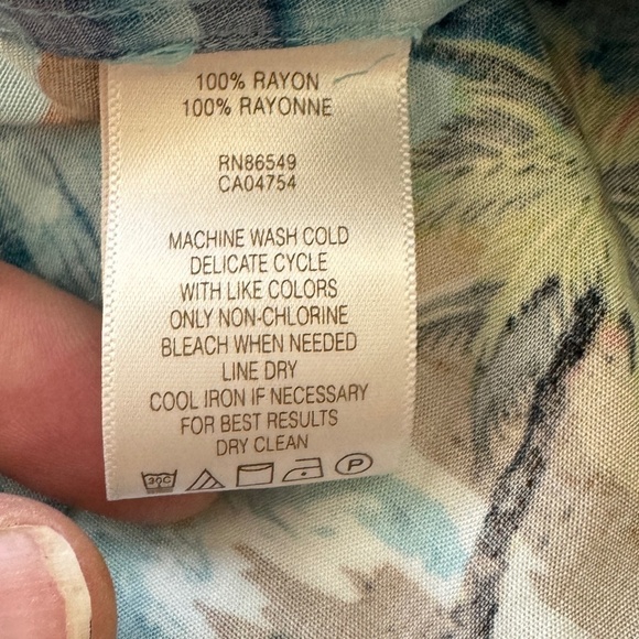 NEW Relax Tommy Bahama Women's Short Sleeve Tropical Beach Scene Camp Shirt L‎ - Picture 9 of 16
